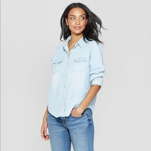 NWOT Long sleeve denim shirt